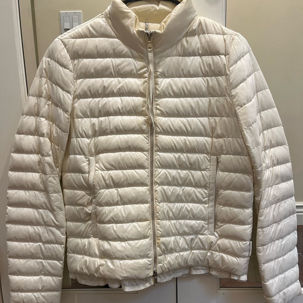 Pre-owned Moncler Down Jacket in White color XS.